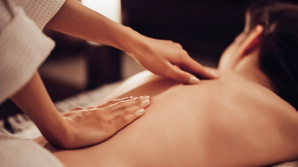 Massaggiatrici e Centro Massaggi Erotici Napoli Annunci-Escorts.it